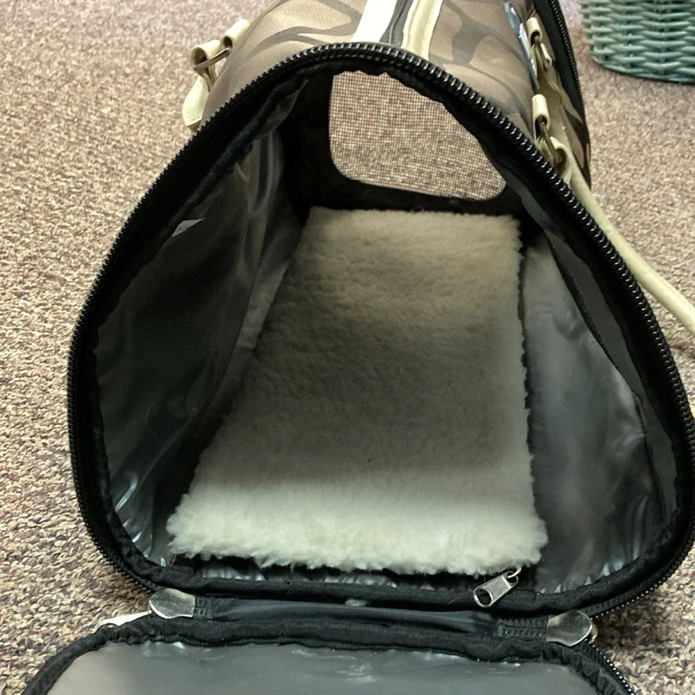 VIPet Black and Tan Pet Carrier NWOT